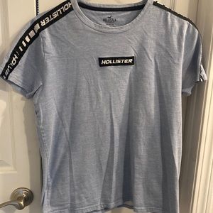 Men’s hollister t shirt size small